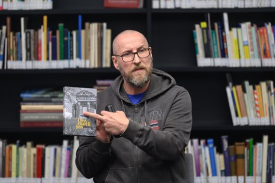 M. Mažvydo bibliotekoje įvyko Sigito Parulskio knygos „Dramedijos“ pristatymas