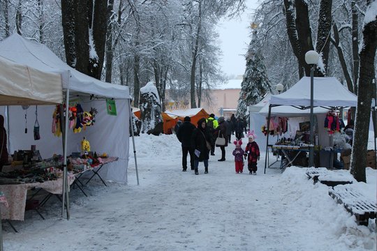  Švenčionys įžiebė Kalėdų eglę.<br> Švenčionių miesto kultūros centro nuotr.