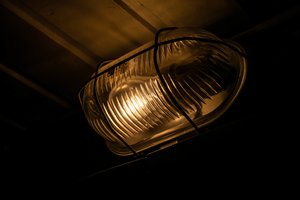 Paaiškėjo detalė: sunkumų patiriantis elektros tiekėjas buitinių vartotojų neaptarnauja