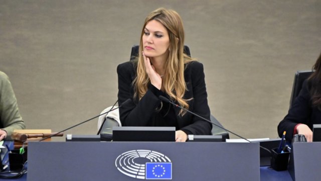 Europos Parlamente nugriaudėjusį skandalą vertina kritiškai: tai gali išeiti į naudą