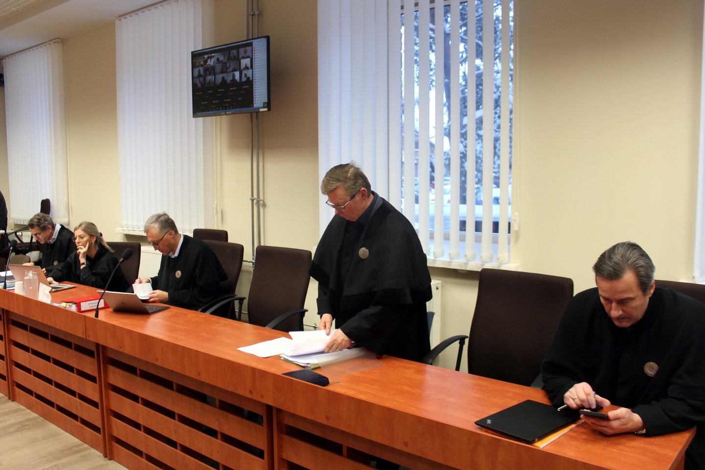  Šiaulių apygardos teismas pagaliau pradėjo nagrinėti Kuršių marių taršos bylą.<br> R.Vitkaus nuotr. 