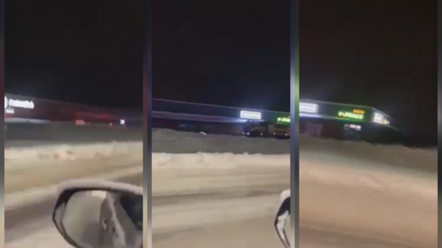 Užfiksuotos gausaus sniego pasekmės Klaipėdos rajone: įlinko pastato stogas, prireikė evakuoti žmones
