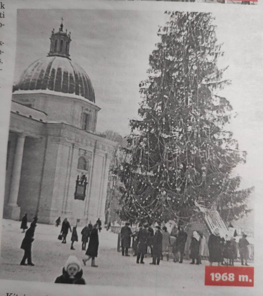  Kalėdų eglė Katedros aikštėje, Vilniuje, 1968 metais.