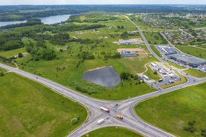 Naujakurių laukiantis miestas rytų Lietuvoje rado išeitį: aukcione parduodami statiniai virsta išskirtiniais būstais 