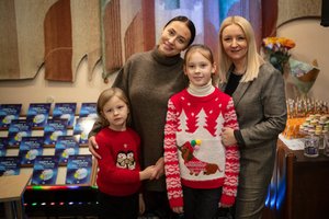 Knygos pristatyme su dukromis ir anūke apsilankiusi V. Mauručaitė – apie pasiūlymą sužadėtiniui bei ilgametę svajonę