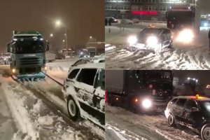 Klaipėdiečiai užfiksavo, kaip su automobiliu padeda sunkiasvorei technikai: per vakarą padėjo 10 tokių gigantų