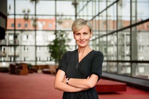 „Užburtų akių“ dailininkė Indrė Pačėsaitė: „Idėją šokėjų kostiumams pasiūlė mikroschemos“