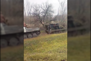 Užfiksuotas naujas Ukrainos ginkluotųjų pajėgų šarvuotis: galėjo atkeliauti ir iš Lietuvos