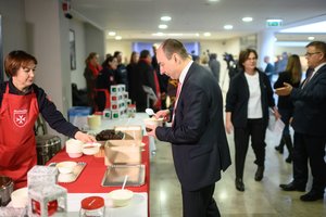 Prie „Maltiečių sriubos“ akcijos prisijungė ir Seimo nariai