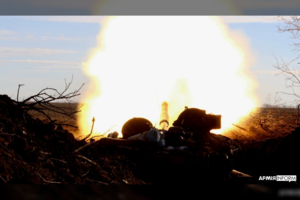 40 tonų sverianti „Kregždutė“, siunčianti linkėjimus rusams netoli Bachmuto