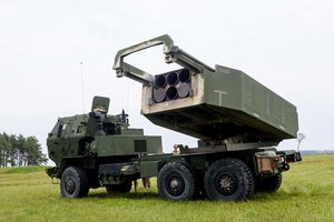 Istorinis pirkinys: Lietuva pasirašė 495 mln. dolerių sutartį su JAV dėl HIMARS sistemų įsigijimo