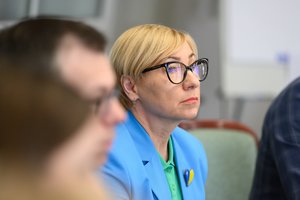 Ar piramidė apsivers? Ministerija užsibrėžė, kad rusų kalbos mokytųsi ne 70, o 30 procentų vaikų