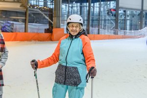 Metų senjore išrinkta 86-erių Zita Joana laužo standartus: pirmą kartą užlipo ant slidžių