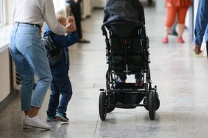 J. Šiugždinienė apie iššūkius įtraukiajam ugdymui: įvažiavimą yra užtikrinę maždaug 800 mokyklų, didesnė problema – liftai