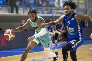 Skęstantys pasvaliečiai – bejėgiai prieš ambicingus naujokus: „Pieno žvaigždės“ nepasipriešino „Wolves“ ekipai