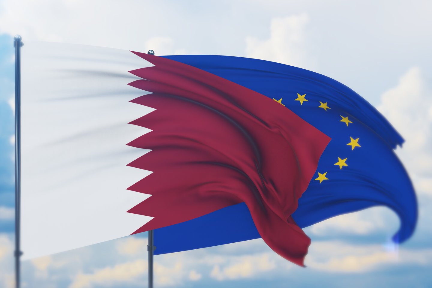 Kataro ir ES vėliavos.<br>123rf.com asociatyvi nuotr.