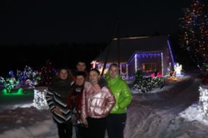 Šešias dukras užauginusi šeima turi ypatingą Kalėdų tradiciją: ji pradžiugina visą Ceikinių kaimą