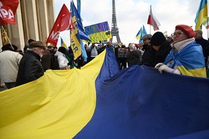 Apklausa: 59 proc. ES gyventojų palaiko Ukrainos rėmimą ginklais