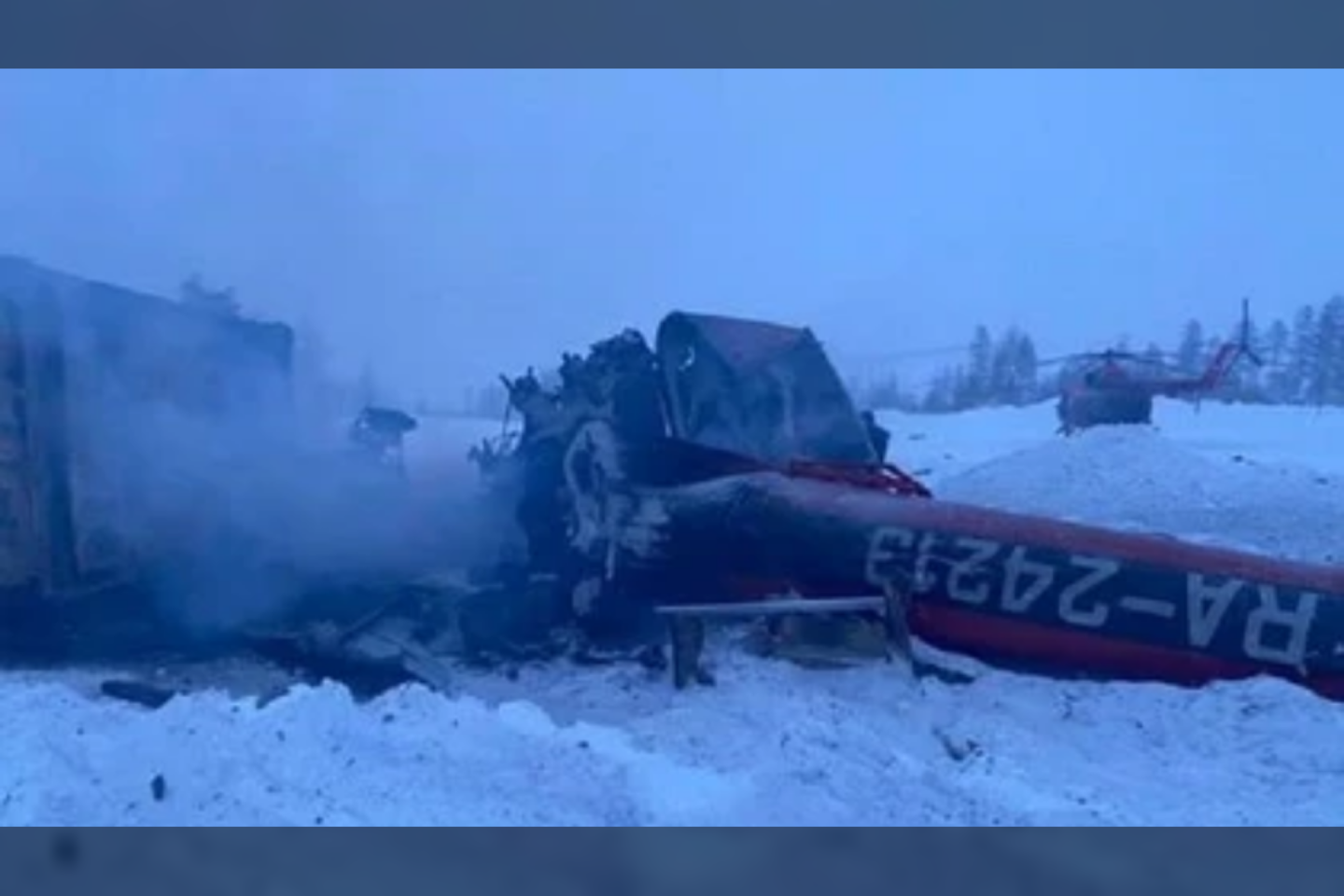   Magadano regione sudužusio sraigtasparnio „Mi-8T“ nuolaužos.<br> Tolimųjų Rytų transporto prokuratūros nuotr.