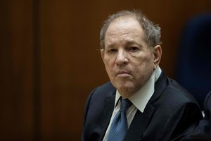 Harvey Weinsteinas nuteistas dėl moters išžaginimo Holivude