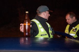 Ekspertas apie vairavimą išgėrus nakties metu: „Tamsoje girti vairuotojai nepasislėps“