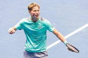 Žingsnis į vyrų tenisą: žymūs treneriai, stovyklos Ispanijoje, užsibrėžti tikslai ir džiaugsmas dėl turnyrų Vilniuje