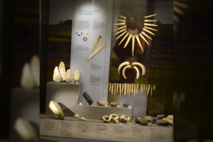 4000 metų senumo šamano kapas prie Stounhendžo slepia auksines paslaptis