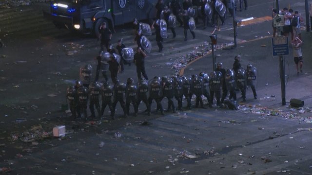 Argentinoje pergalės džiaugsmas virto riaušėmis – neapsieita be susirėmimų su policija