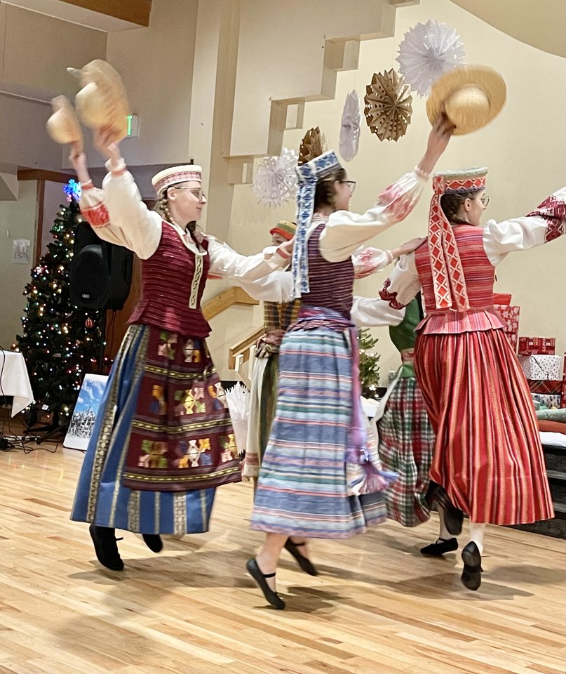  Kolorado lituanistinė mokykla, kartu su Kolorado lietuvių bendruomene, paminėjo artėjančias šv. Kalėdas.<br> Autorių nuotr.