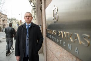 Buvęs bankininkas, prieš dešimtmetį sukėlęs skandalą dėl paskolų dalijimo schemos, į kalėjimą nesugrįš