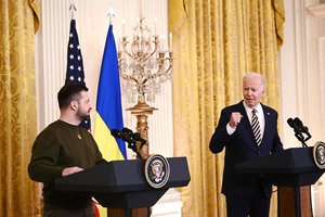 J. Bidenas: pasauliui svarbu tiesiogiai išgirsti apie Ukrainos kovą
