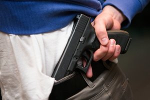 Rusijos ir Baltarusijos piliečiai Lietuvoje negalės turėti ginklų