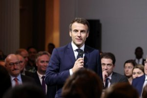 E. Macronas: Ukrainos prisijungimas prie NATO yra mažai tikėtinas