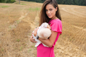 Viena, bet ne vieniša – be partnerio vaiką auginanti Patricija sugalvojo, kaip padėti kitoms mamoms