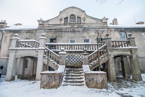 Kauno savivaldybė neleido verslininkams tvarkyti dvaro, o paskui priekaištauja, kad šis – apleistas