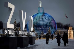 Karą šlovinanti simbolika nustelbė Maskvos šventines dekoracijas, V. Putinas atšaukė svarbiausius renginius