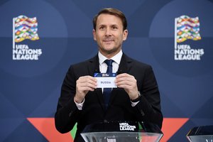 Rusija sukurpė planą, kaip futbolui grįžti į tarptautines varžybas, bet bijo, kad kelio atgal nebus