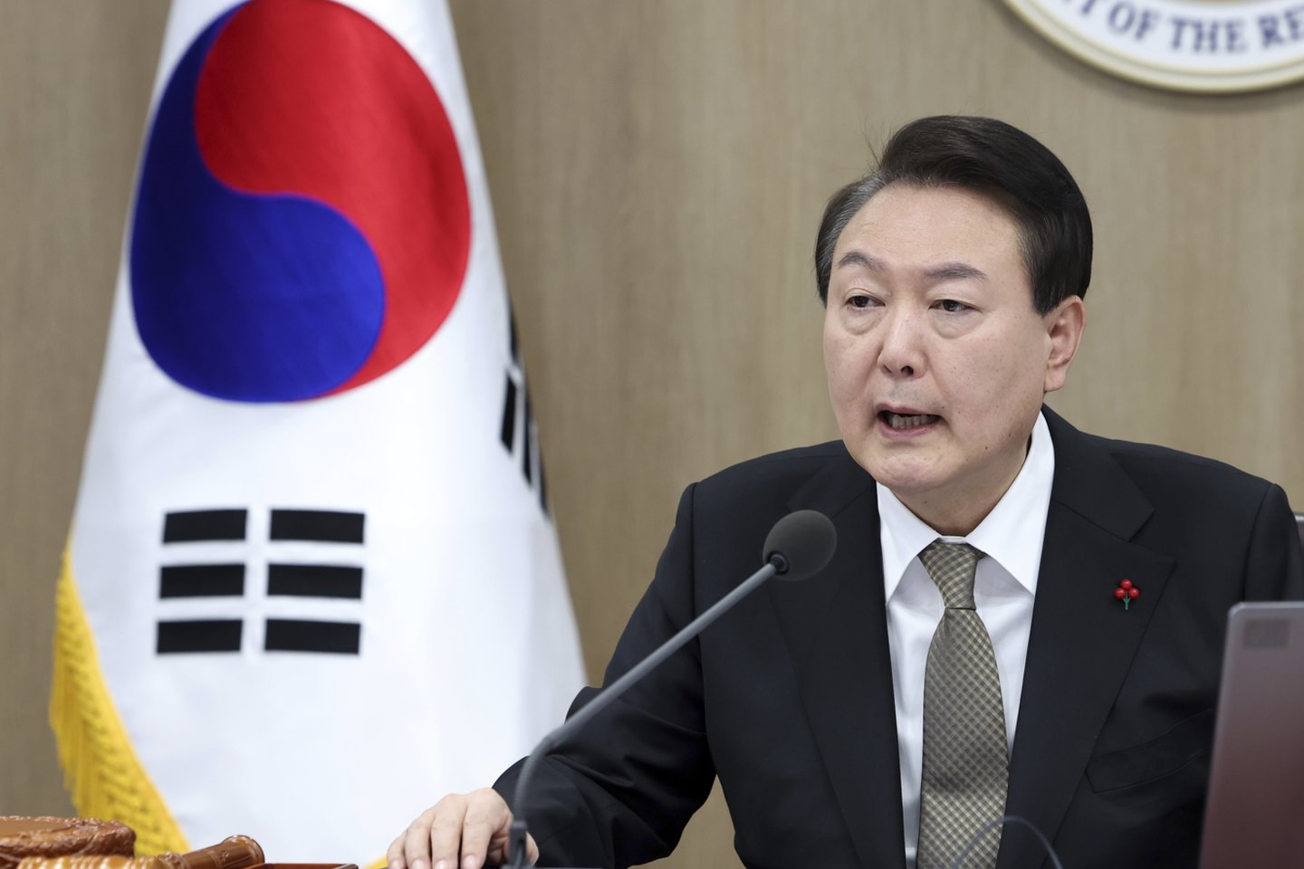 Pietų Korėjos prezidentas Jun Sukjolas.<br>AP/Scanpix nuotr.