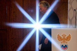 Prieglobsčio Azijoje ieškantys Rusijos futbolo veikėjai trypčioja: dar sykį atidėjo balsavimą