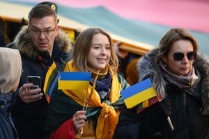 Apklausa: Lietuvos gyventojai nuo karo Ukrainoje nepavargo – daugėja aukojančių reikalingus daiktus ir didesnes pinigų sumas