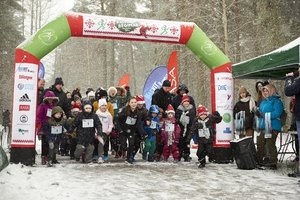Druskininkuose šventės paminėtos žiemišku kalėdiniu bėgimu