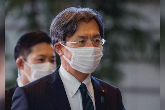 Tekančios Saulės šalyje – politinė suirutė: atsistatydino ketvirtas ministras per tris mėnesius