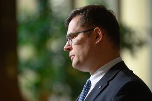 L. Kasčiūnas atmeta opozicijos įtarimus, kad V. Rupšio dienos gali būti suskaičiuotos: jis turi labai ambicingą viziją, aš jai pritariu