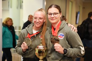 Medalių skonį pajutusios Lietuvos boksininkės G. Stonkutė ir A. Starovoitova žvalgosi į olimpinį ringą