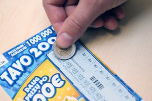 Panevėžyje iš parduotuvės nugvelbta krūva loterijos bilietų