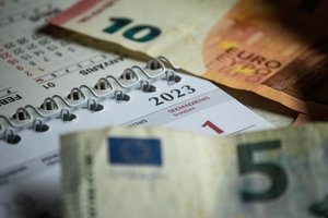 2023 m. šventinių dienų kalendorius: kada ir kiek ilsėsimės?