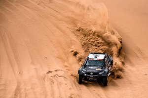 Dakaro 2023 ralio startas – B. Vanagas skuodė atsargiai, o V. Žala prakirto du ratus ir krito į klasifikacijos dugną