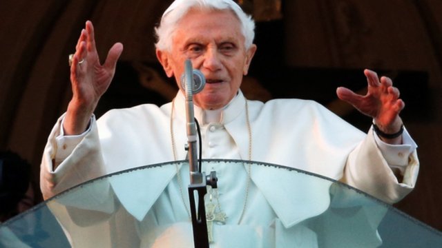 Sulaukęs garbingo amžiaus amžino poilsio atgulė buvęs popiežius Benediktas XVI