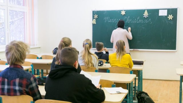 Kauno rajono savivaldybė sugalvojo, kaip palengvinti finansinę naštą mokytojams: įvedama nauja išmoka