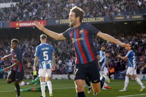 Karštame derbyje – du pašalinimai ir „Barcelona“ prarasti taškai su vienu iš autsaiderių